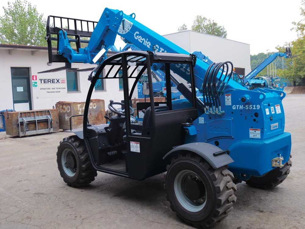 Genie GTH-5519 5,500-lb Telehandler - FastTrac Rentals